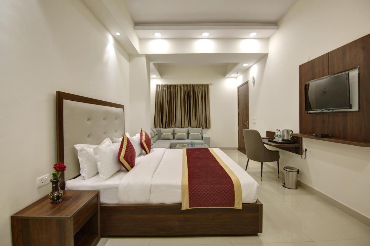 Hotel La Mirage Noida Exteriör bild
