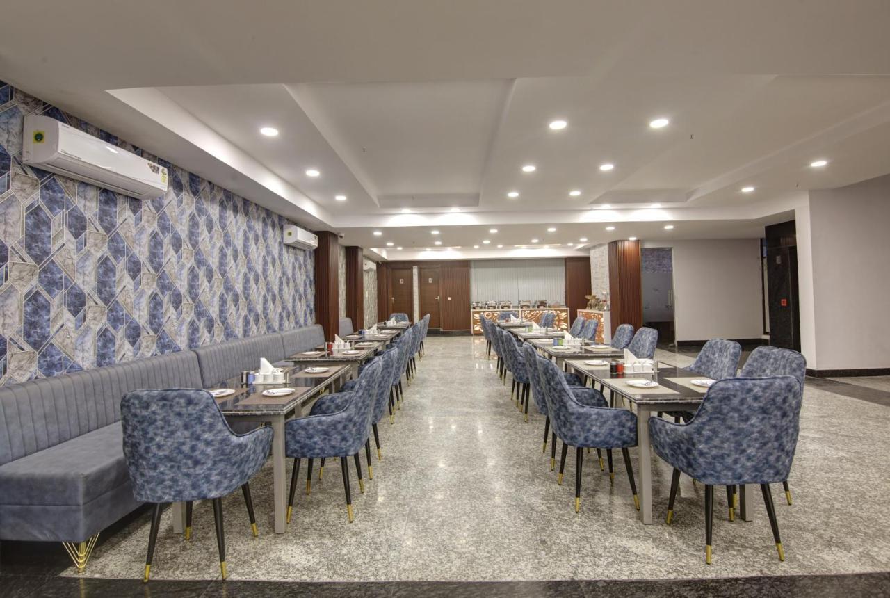 Hotel La Mirage Noida Exteriör bild