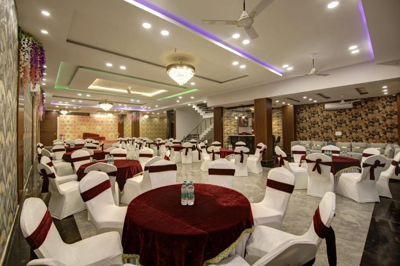 Hotel La Mirage Noida Exteriör bild